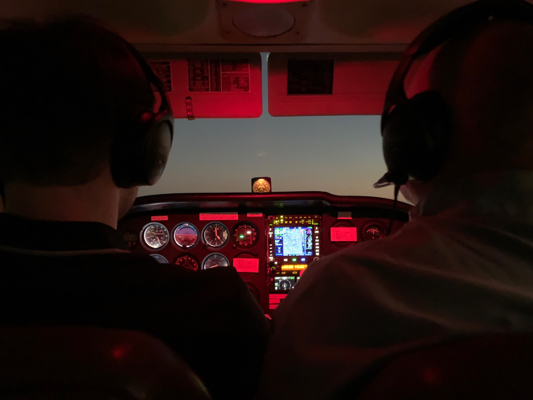 Cessna 172 N9038H - cockpit
