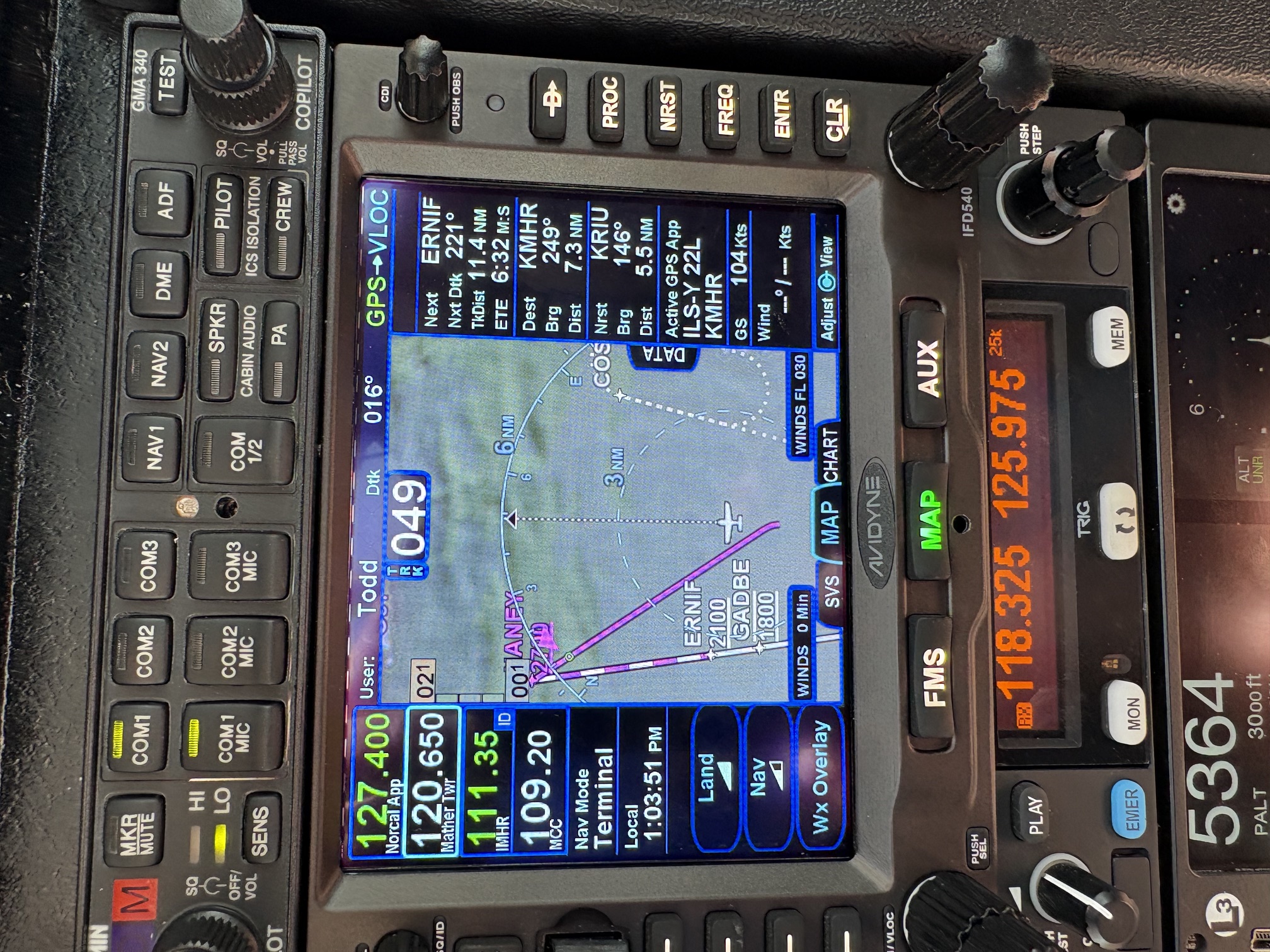 Cessna 172 N9038H - instrument panel left